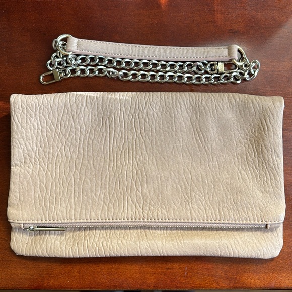 Express Clutch with removable chain strap - Picture 2 of 6